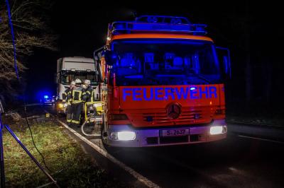 Stuttgart: LKW Anhaenger umgekippt